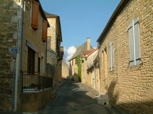 A quiet back street in Salignac.