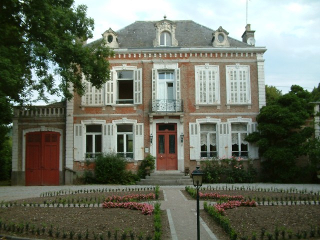 Le Manoir, BONNINGUES LES ARDRES, near Calais. 13 August.