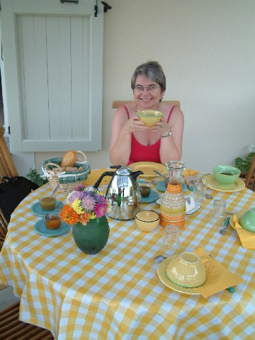 Breakfast on the terrace. Ampuis.