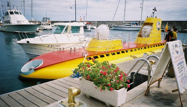 The Yellow Submarine moored at Puerto Calero